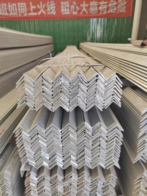 কাঠামোর জন্য 40x40x4 মিমি 60 ডিগ্রি গ্যালভানাইজড এঙ্গেল স্টিল এল আকৃতির এঙ্গেল বার পারফেক্ট