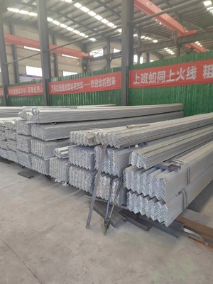 গরম ডুবিয়ে গ্যালভানাইজড স্টিল এমএস কোণ Q235 A36 SS400 S235JR স্টিল কোণ বার সহনশীলতা ± 1%