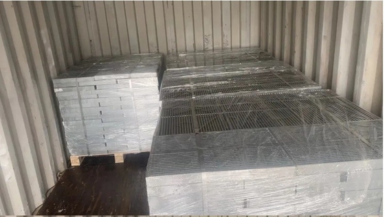 ড্রেনেজ জন্য Galvanized ঝালাই ইস্পাত গ্রিড গ্রিড কভার 50mm ক্রস বার পিচ কাস্টমাইজড