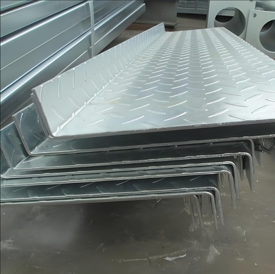 40g/m2 জিংক স্তর 1000-1500mm এর কাস্টমাইজযোগ্য প্রস্থের সাথে গ্যালভানাইজড প্যাটার্ন স্টিল প্লেট